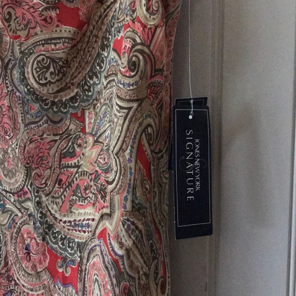 Beautiful Dress - Picture 3 of 3